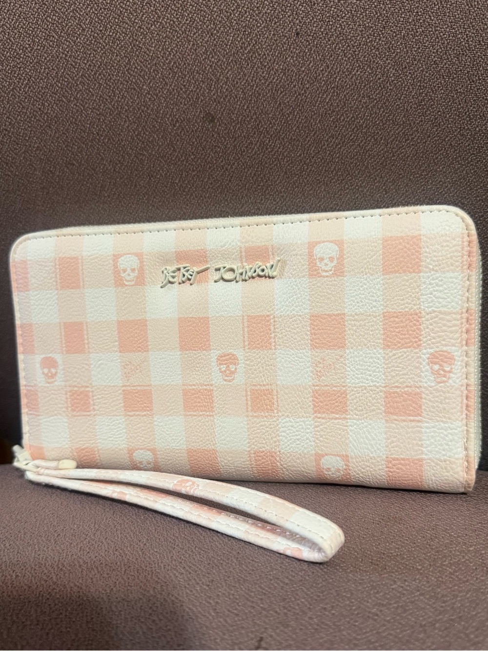 Betsey Johnson Gingham Skulls Zip Around Wallet Wristlet NWOT 8x5